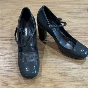Ecco Women's Glossy Black Heels